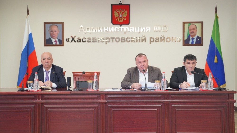 В администрации Хасавюртовского района состоялось   совещание по вопросам хода организации  осеннего призыва и контрактной службы