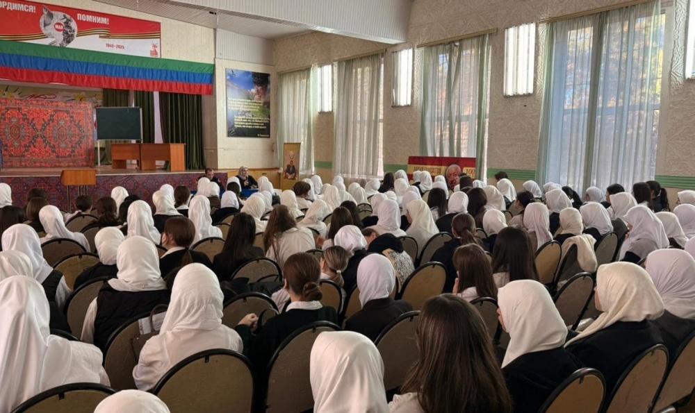 В Хасавюртовском районе проходят беседы со студентами  «Профилактика проявления насилия и противоправного поведения у несовершеннолетних»